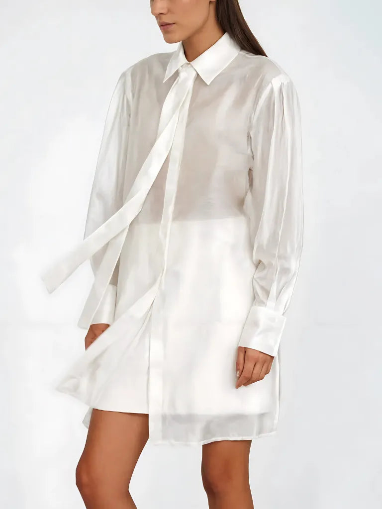 Elegant Summer Blouse with Buttoned Collar