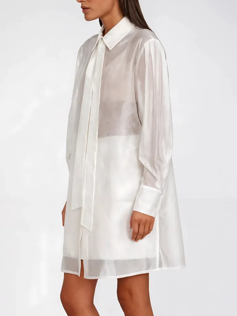 Elegant Summer Blouse with Buttoned Collar