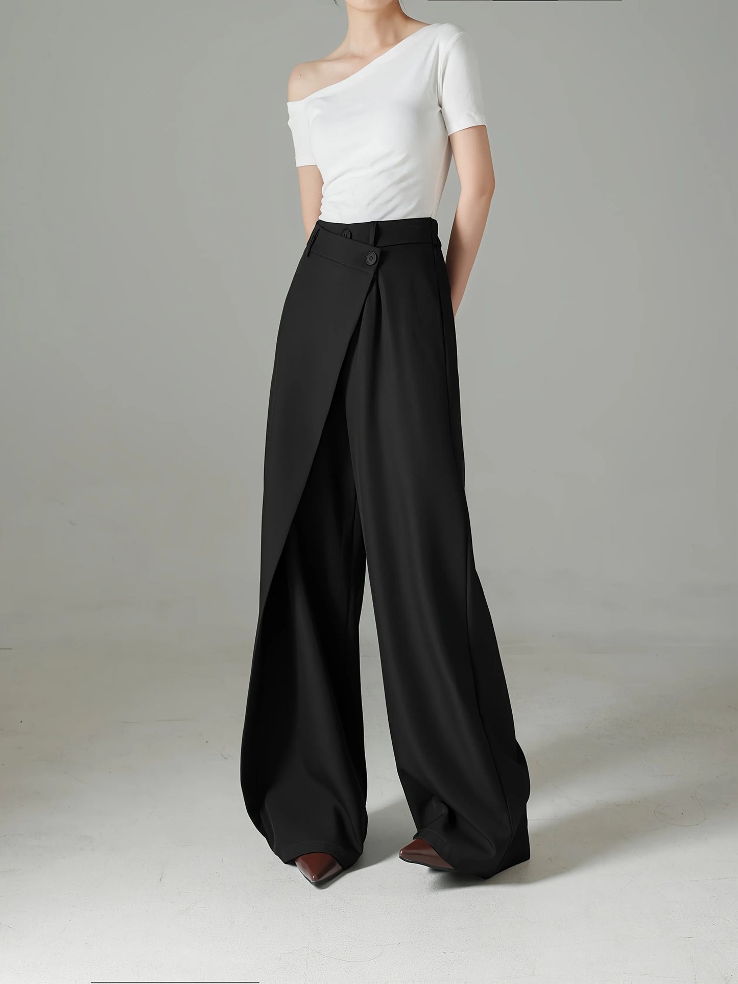 Women’s High-Waist Wide-Leg Suit Trousers in Beige